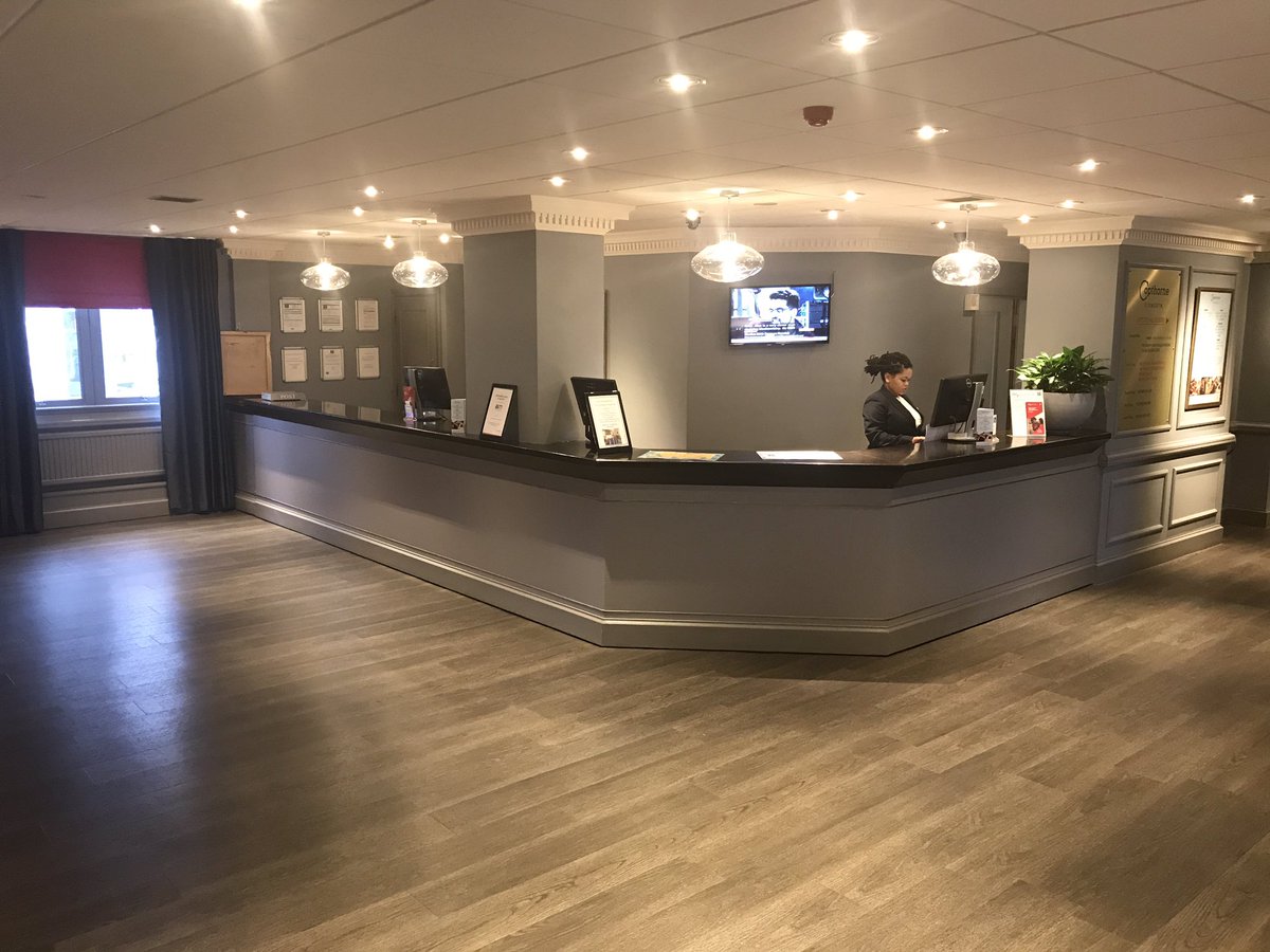 FletchtheRep's tweet photo. @Polyflorltd #Expona #Commercial installed at the excellent @CopthornePLY in the 50 Degrees North Restaurant, Entrance, Lobby & Lift Lobby #Flooring https://t.co/BiXfeuHugb