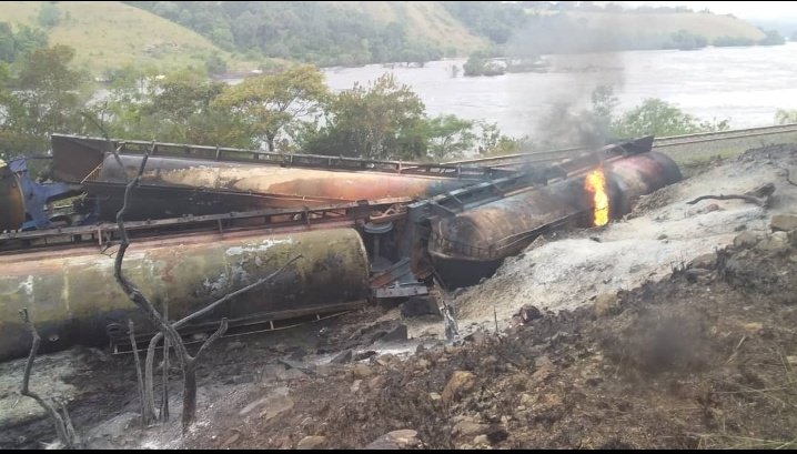 Nouveau déraillement survenu ce 19 décembre 2019, la @Setrag_ga suspend momentanément le trafic.
#Gabon