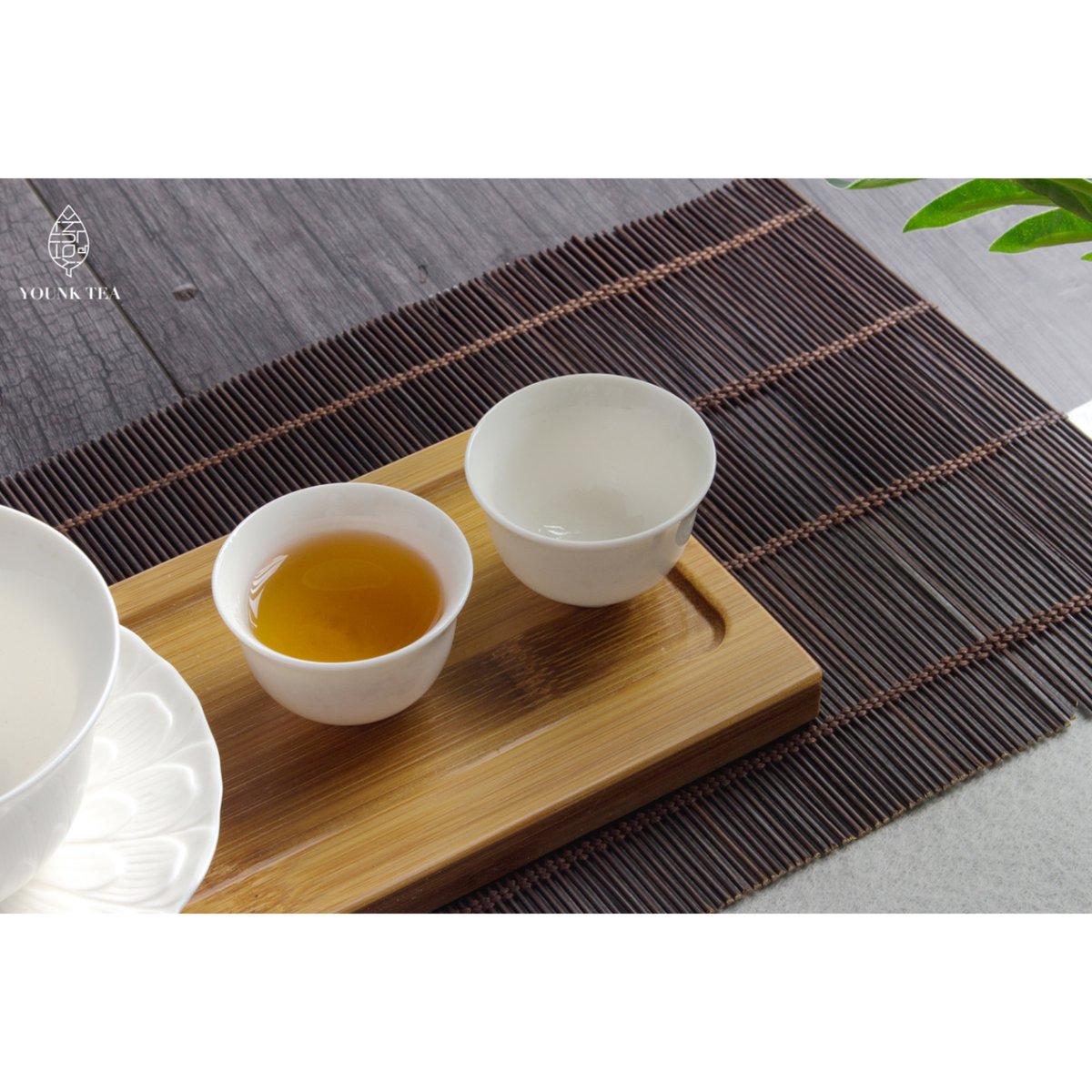 Clear tea soup with mellow taste.
