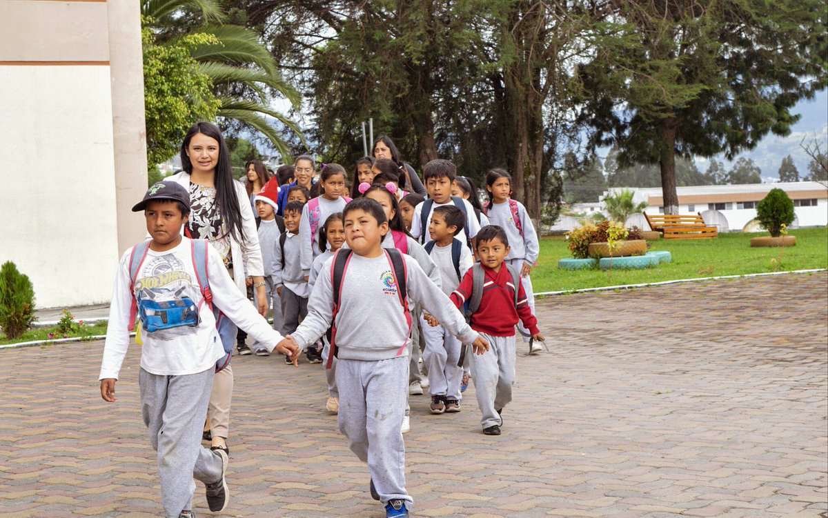 SolidarProyecto's tweet photo. Memorias de lo que fue el agasajo de #Solidar 🎉🥳🎄

¡Gracias a todos quienes hicieron posible que ayudemos a nuestros niños! https://t.co/h02sXLc3aq