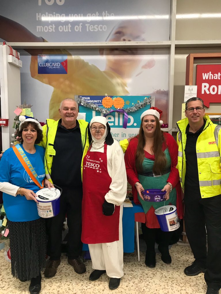 <a href="/DavislfcSteve/">Steve Davis</a> Fun <a href="/Tesco/">Tesco</a> Roneo Corner with the Havering Volunteer Centre with the Fire Brigade joining in. #Tescocommunitychampion #TescoRoneoCommunity