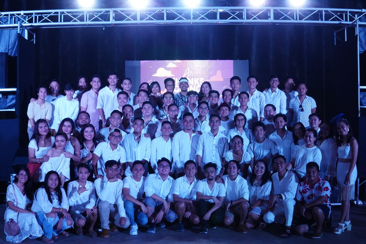 AllianceSW's tweet photo. Alliance Cebu danced to the beat in bohemian and hippie looks as they ended the year with a #RaveIT Party!

Dressed up in white-boho styles, the night was filled with fun and excitement as each BU showcased their talents during their presentations.

(1/2) https://t.co/053l6mtQfC