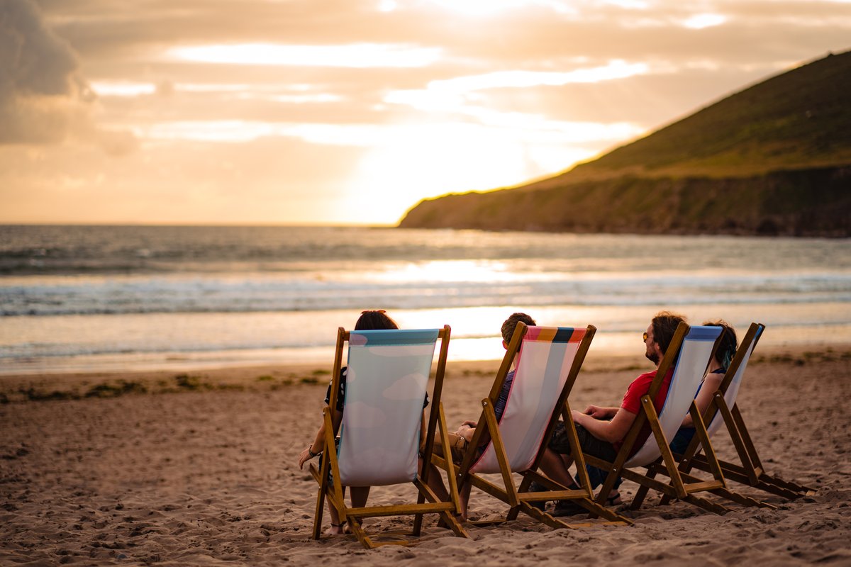 Giant Deckchairs & Friends tweet media