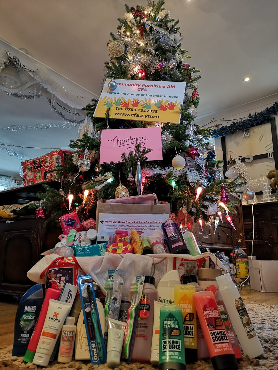 vintagevalleys's tweet photo. #thankfulbeyondwords to our local #DoctorSurgery for the collection they made for us at Community Furniture Aid https://t.co/NmzsjRUenz these items will go into packs for people setting up home after #homelessness #domesticviolence or living in #poverty across #Bridgend #Wales https://t.co/5IXWq4ogYC
