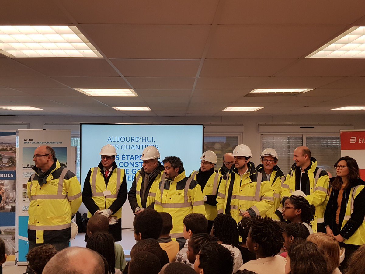 Inauguration du Tunnelier « Aïcha ». Merci au CMJ de Bry, qui a participé au choix du nom du tunnelier. Continuons à nous battre pour l’interconnexion avec le RER E <a href="/GdParisExpress/">Grand Paris Express</a>