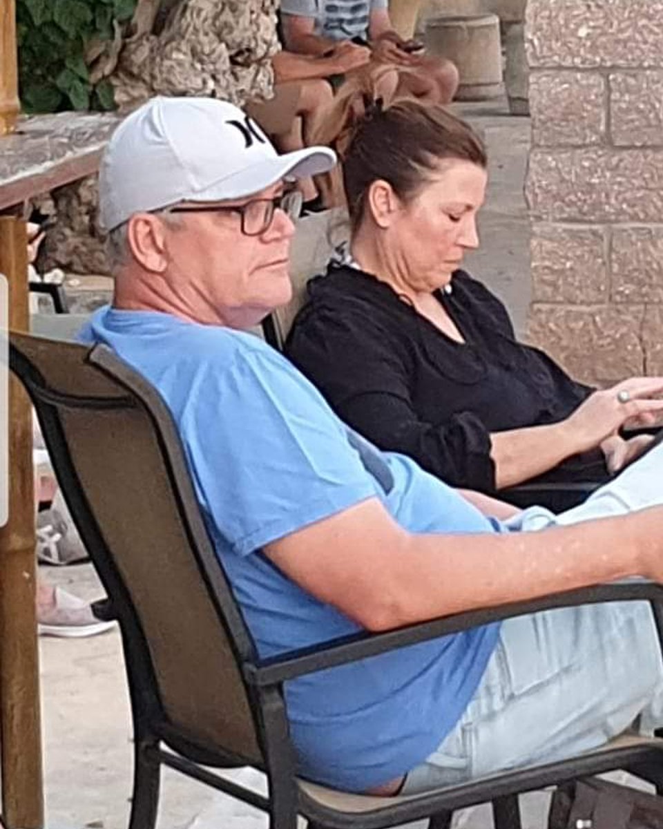 RichardTuffin's tweet image. Our Prime Minister poised, ready to spring into action as Australia faces a national bush fire emergency...

#KindaSorta