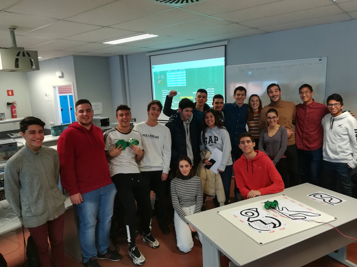 davidglezarj's tweet photo. #epsstirob Follow-me robotics class-grandprix in the university #uam #epsuam last class of the semester, merry Christmas and many thanks to teams. Congrats to Grand winner Carlos_Quijote. Good luck with Algebra exam #robotics #siguelineas #ir #hwworkshop https://t.co/CpbJ5FmT2Y