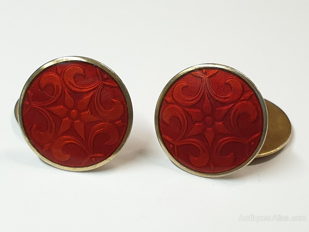 Arts &amp; Crafts Photo Frame  1910
£145
id code as289a790 
antiques-atlas.com/levelsantiques/
<a href="/LevelsAntiques/">Levels Antiques</a> 

Silver Button Hole Flower Vase
£75
id code as963a099
<a href="/dragonflyantiq1/">Dragonfly Antique</a> 
antiques-atlas.com/dragonflyantiq…

Aksel Holmsen Silver &amp; Enamel Cufflinks.
£120
id code ac058a1552
@CarltonAntiques