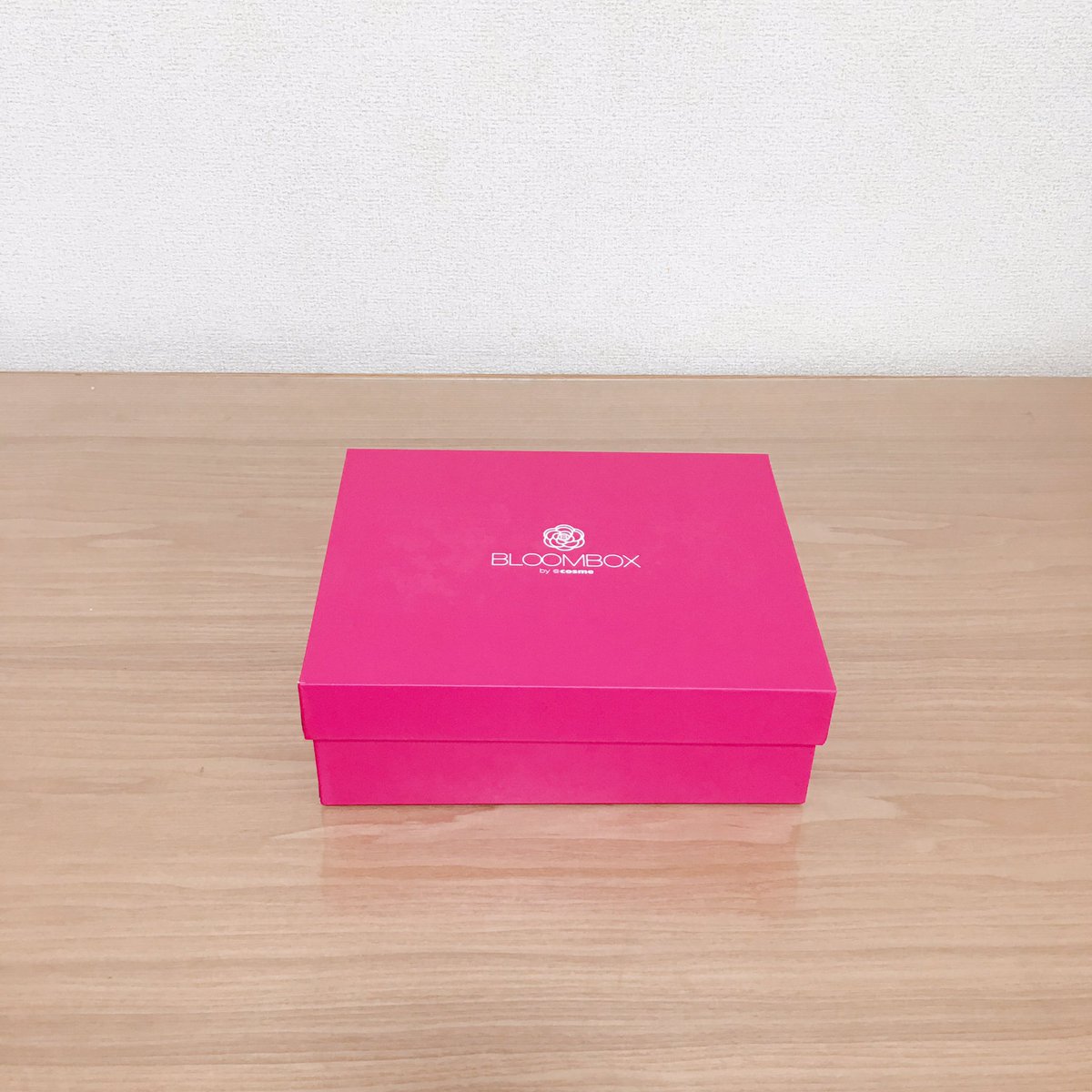 留利 Bloombox12月 ボックス ネタバレ ソディ炭酸美肌タブレット 現品 ニベアクリーム中缶 Stimmung リキッドアイグリッター 現品 Hautschild ハウトシールド美容eqクリーム Rjローション Ex 薬用rjエッセンス Ex Rj