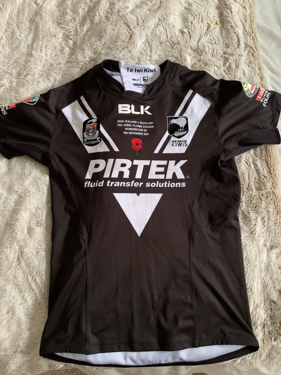 Liamhood24's tweet photo. Auctioning off this New Zealand Match worn shirt from 2016 4 nations worn by @issacluke_14 all the money will be going towards @Rob7Burrow and his family. Please RT il keep up to date the highest bids https://t.co/KAZiPW5mnP