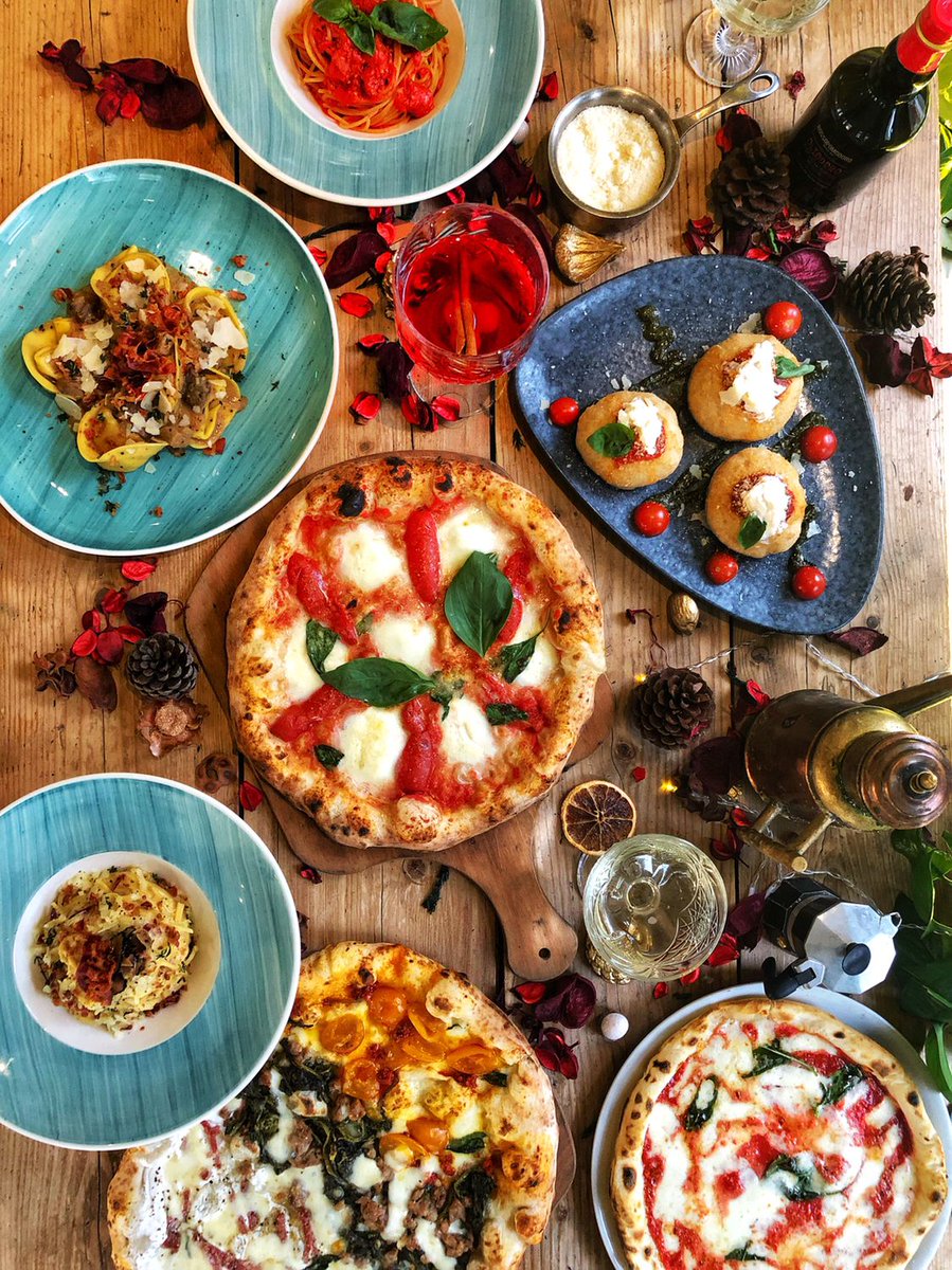 The countdown has begun, heal your spirit with a roundup of delights!
#gettingreadyforchristmas #thefoodilove #neapolitandelights #italianfoodrocks 
.
.

#ineedit #pizzaisnotajoke #cravingforpizza #artisanalpizza #realpizza #neapolitanpizza #delicacy #bestpizza #bestpizzainlondon