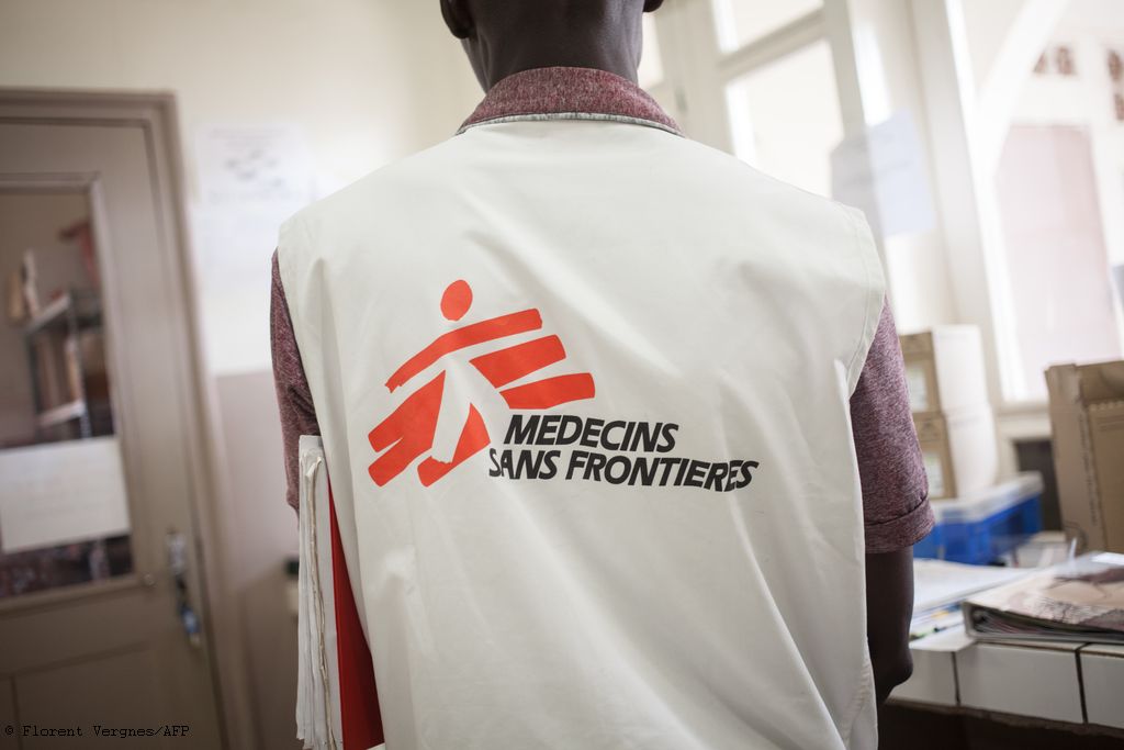 MSF_WestAfrica's tweet photo. 1/4 - #BreakingNews - @MSF suspend ses activités à l’hôpital de SICA à Bangui, après que 4 employés soient détenus depuis des jours sans être informés des motifs. #CARcrisis https://t.co/nmb8hHkqj8