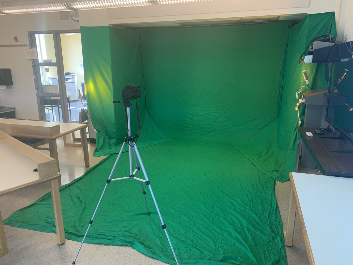 Green screen time at the NHS UES Innovation Class <a href="/UESLibrary/">NHS UES Library</a>