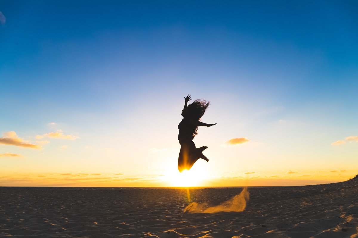 "Everyone should smile. Life really isn’t that serious. We make it hard. The sun rises. The sunsets. We just tend to complicate the process."
Ram Dass #FridayThoughts #RamDass