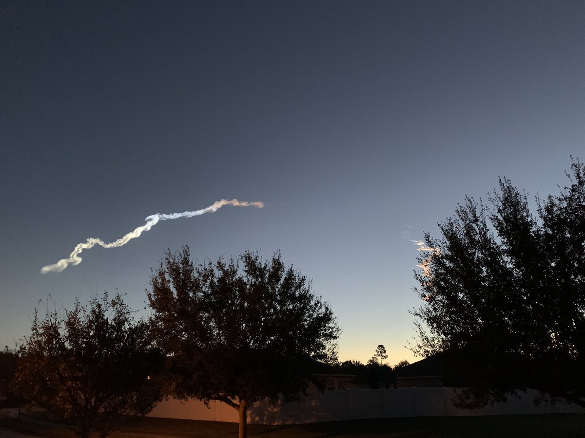 jennyagma's tweet photo. A good morning to watch Starliner launch from the front yard! Congrats! @nasa @boeing https://t.co/SRGNSgTGJ6