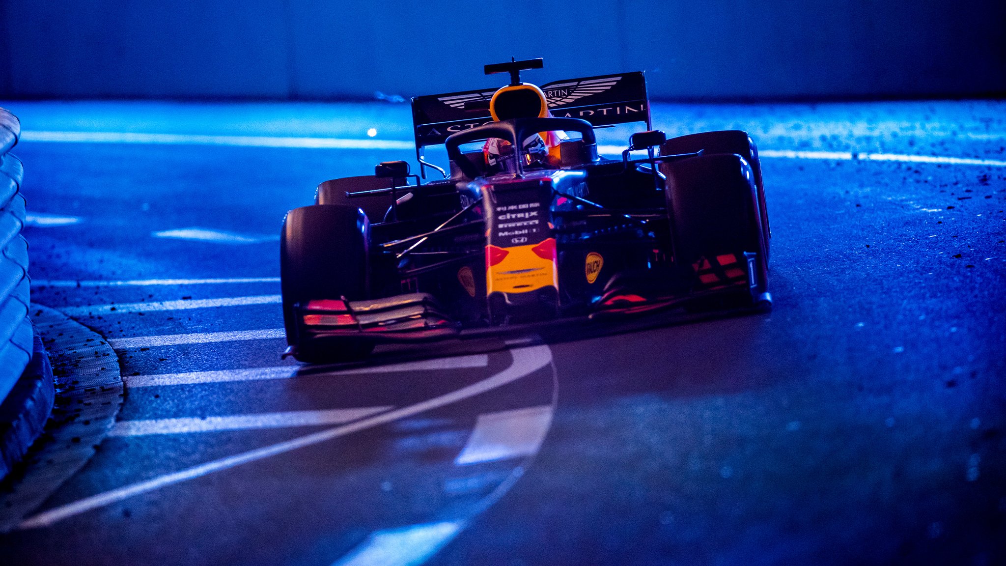 Aston Martin Red Bull Racing Top Of The Shots Our First Pick From A Stunning Selection Captured In 19 T Co 5kjtfgophw F1