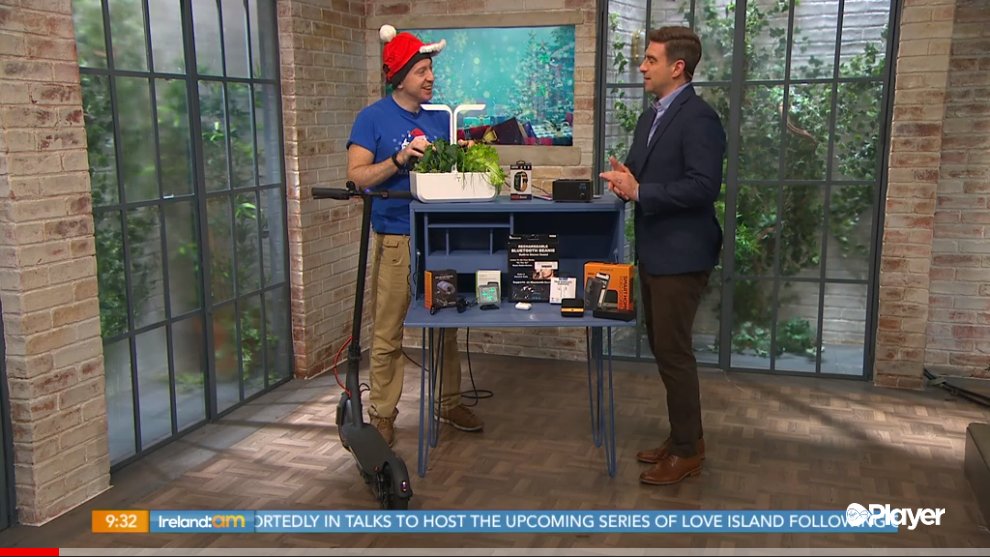 Our Véritable® CLASSIC in the Colin Baker's Christmas gifts selection on <a href="/IrelandAMVMTV/">Ireland AM</a> 🎁 Thank you <a href="/thegadgetguyam/">colin baker</a> !  bit.ly/2EzAlcl  #Irlam