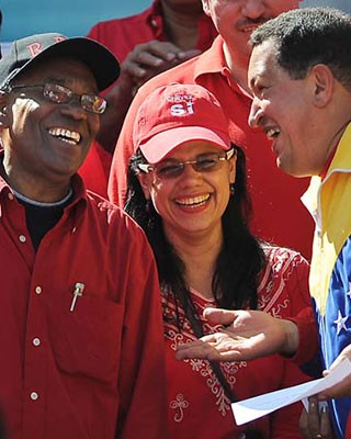 GipsyGastello's tweet photo. @AlaynLuis @NicolasMaduro @psuvaristobulo @rhm1947 El profe Aristóbulo es de toda la vida. Y que sea mucha vida más la que le permita seguir luchando con nosotros y nosotras #FelizCumpleañosAristóbulo https://t.co/MqprNQmSqb