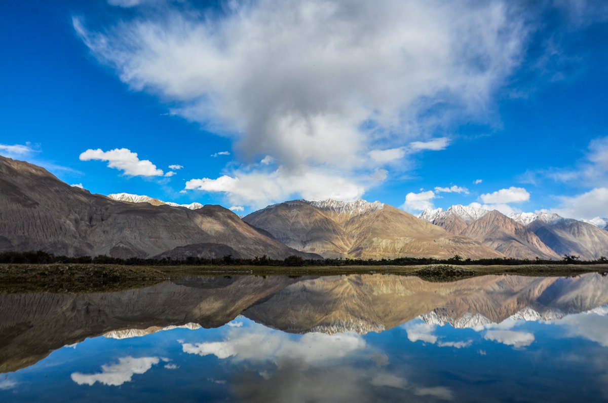 himalayanraven's tweet photo. Nubra Valley, Ladakh.
.
Checkout my new Travel Video-https://t.co/0O5wrSMLmf
My blog- https://t.co/Nfcwngn1mh
.
#travel #PhotoOfTheDay #ThePhotoHour #StormHour #travelphoto #Nikon #ladakh https://t.co/BCLbXElsBw