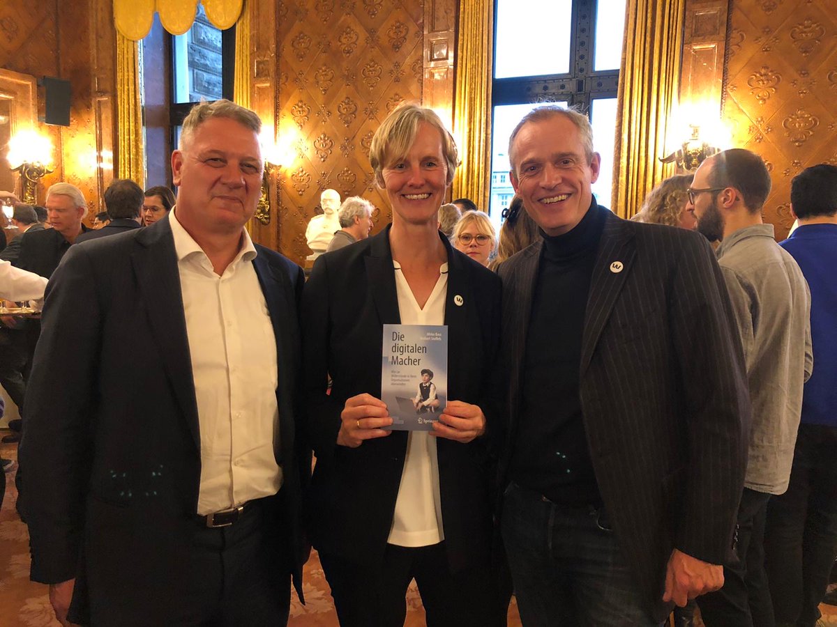 HStoffels's tweet photo. Glückwunsch an Prof. @GesaZiemer vom @citysciencelab: Ab Frühjahr wird ein @UNTILabs in Hamburg zu dem Thema nachhaltige Stadt  mit dem Fokus #Digitalisierung forschen. Das Portrait zu Bürgerpartizipation und Stadtgestaltung in  @BassMirko und @HStoffels in #DieDigitalenMacher. https://t.co/jqnrJC5Sjf