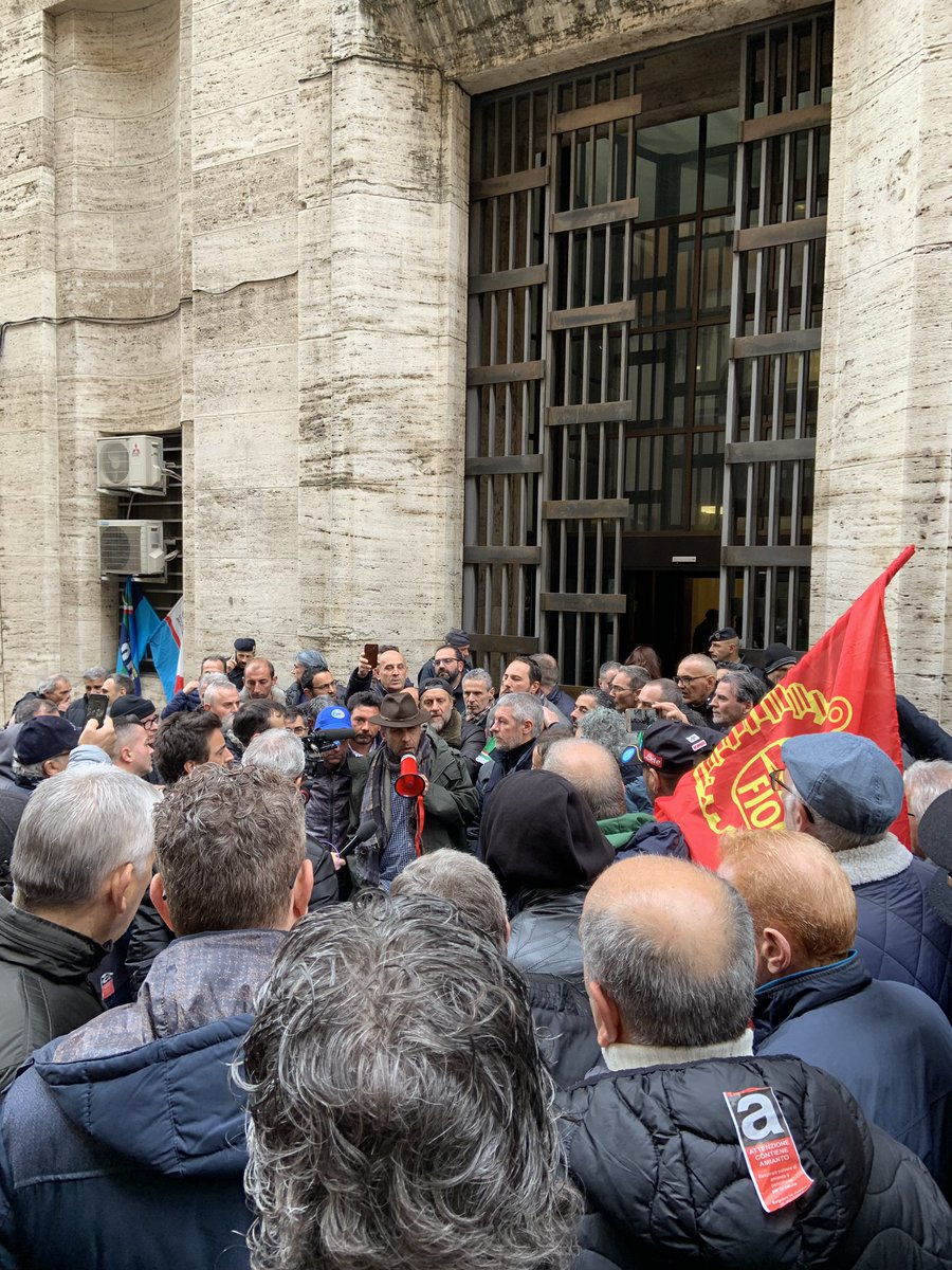 Lavoratori esposti all’amianto del settore rotabile. Finito incontro al <a href="/MinLavoro/">Ministero Lavoro</a> , la situazione è complicata, c’è impegno del ministero a trovare soluzione a breve