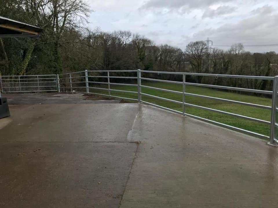 This weeks return to a customer to fit some extra custom fencing to finish off the yard. Looking great now ready for some lucky horses! #Fencing #galvanised #horses #animals #madeindevon