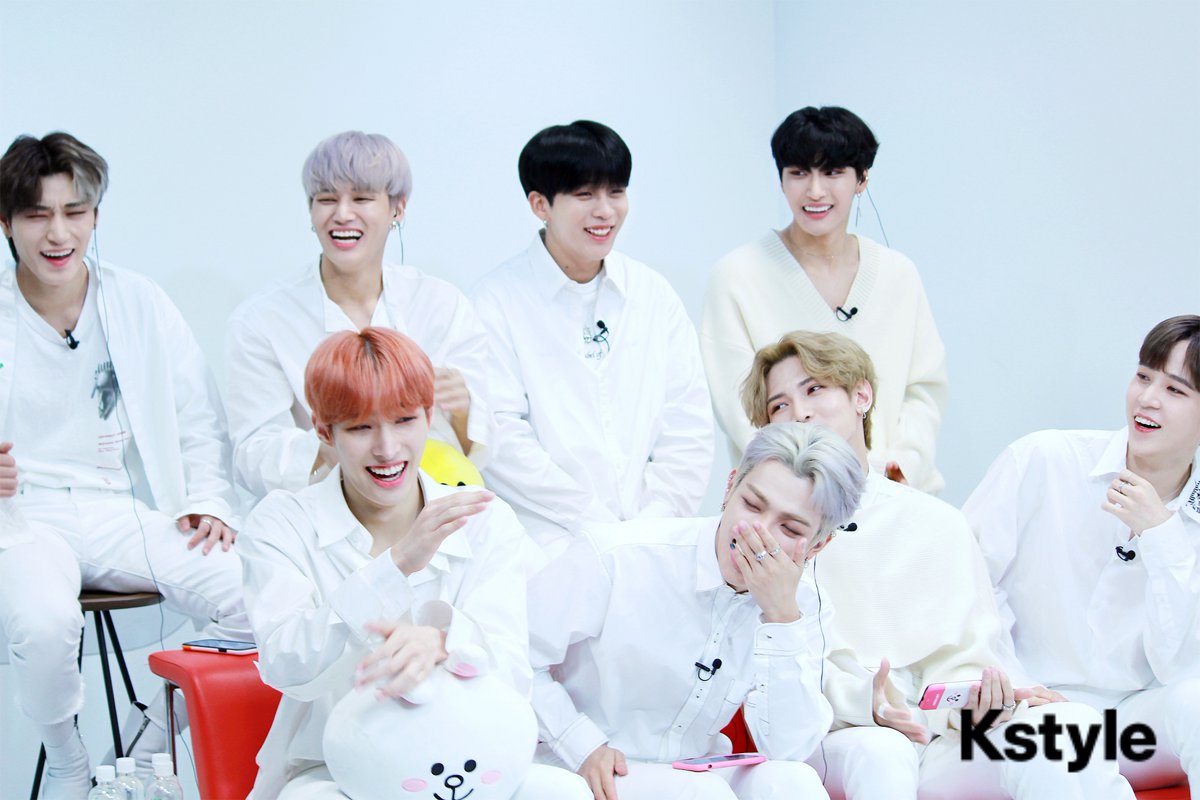Kstyle_news's tweet photo. @ATEEZofficialjp 【プレゼント】#ATEEZ 直筆サイン入りポスターを2名様に！

①@Kstyle_news
をフォロー
②このツイートをRT
③このツイートに「#ATEEZDREAM」をつけて番組の感想やメッセージをリプライ

12/23（月）11:00〆切▼
https://t.co/5njCKxrJUu

#エイティーズ #アチズ #ATEEZDREAM https://t.co/ZjETrWHn9w