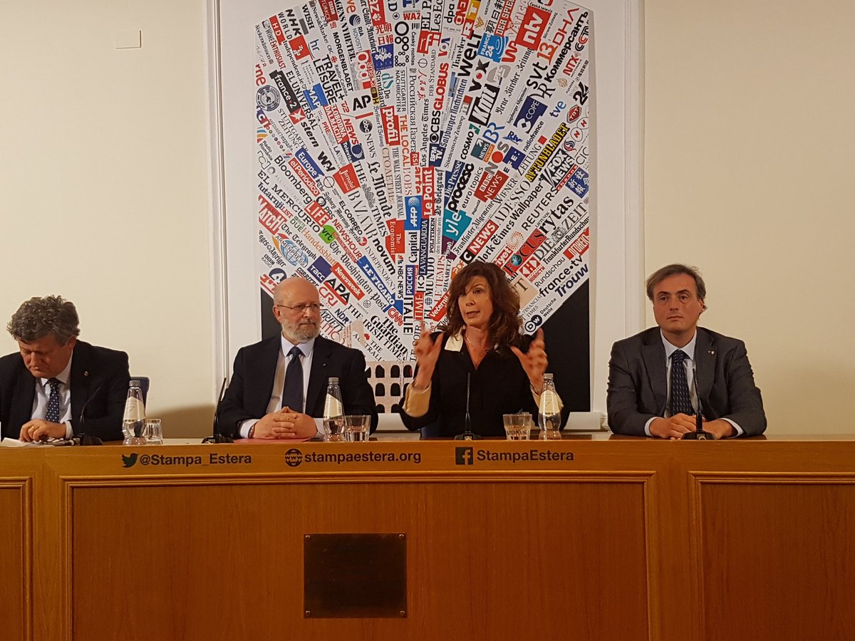 A Venezia dopo l'acqua alta record del 12 novembre si sono contati i danni per l'hotellerie: 30 milioni di euro nelle strutture ricettive e -50% di disdette delle prenotazioni da dicembre a marzo, compreso il periodo di Carnevale.
