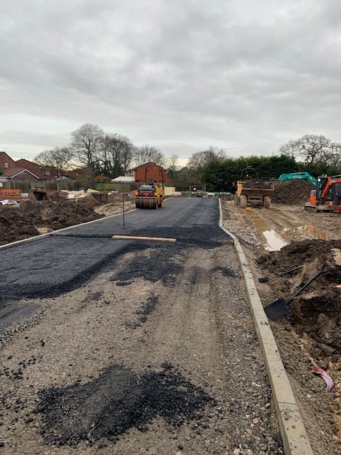 laneenduk's tweet image. These pics might look like everyday tarmacking jobs, but they're are big milestones on our Sycamore Gardens scheme in Ellesmere Port for our programme and sets us up for speedy work in the New Year #gettingon #loveconstruction #downourlane @Onward_Homes