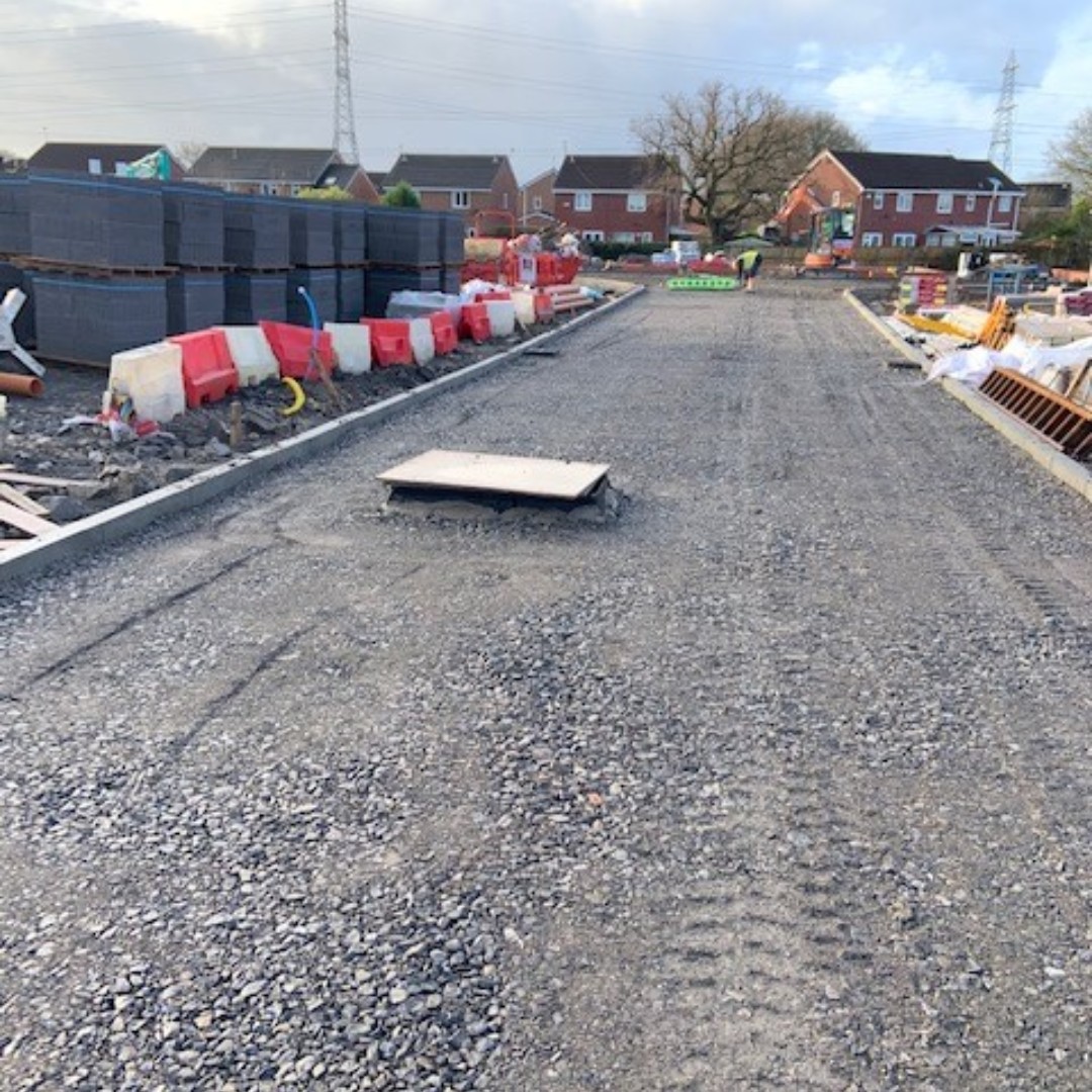 laneenduk's tweet image. These pics might look like everyday tarmacking jobs, but they're are big milestones on our Sycamore Gardens scheme in Ellesmere Port for our programme and sets us up for speedy work in the New Year #gettingon #loveconstruction #downourlane @Onward_Homes