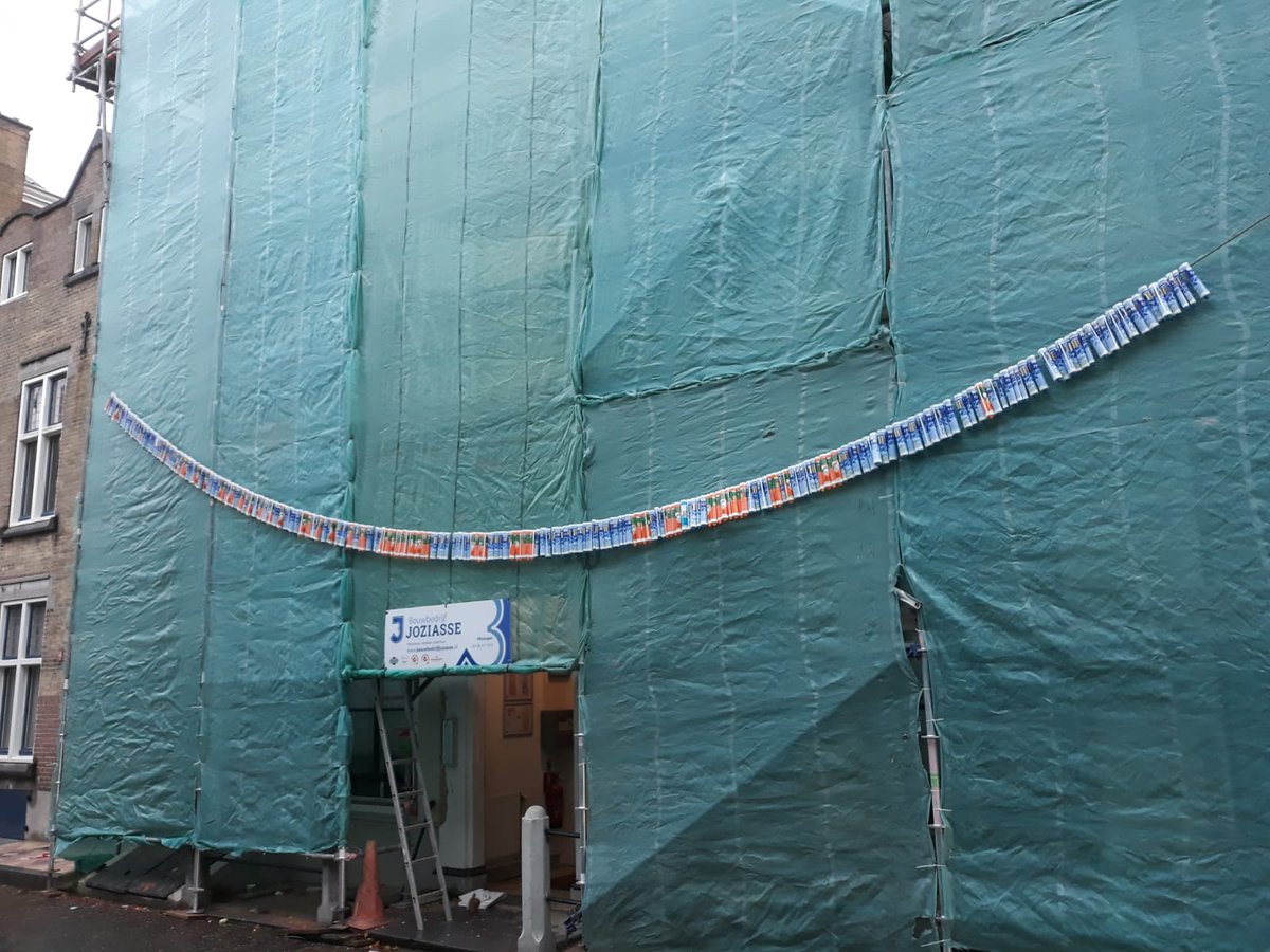 Leuk! De medewerkers van Bouwbedrijf Joziasse zijn creatief bezig geweest met alle gebruikte DRY FLEX® en BIO FLEX™ kokers.🤩🤩  #repaircareslinger #happycustomer