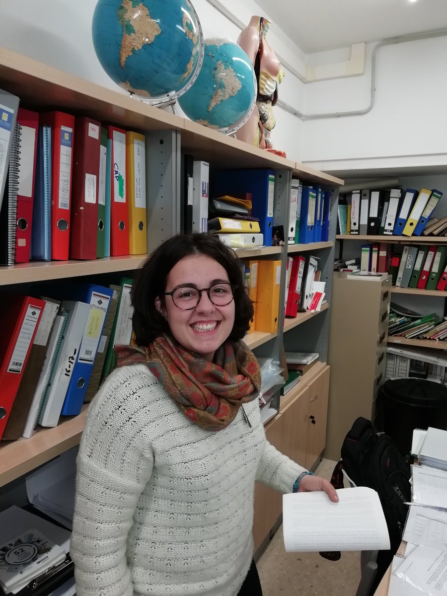 IESZubiriManteo's tweet photo. [eu] Zientzia eta ikerketa gerturatzen➡️Maialen Sebastian De La Cruz, EHU ikertzailea, 2. Biologiako ikasleekin.

[es] Aproximación a la ciencia y a la investigación➡️Maialen Sebastian De La Cruz, investigadora de UPV, con alumn@s 2º Biología.

@BIHE_ @donosgune @BaikaraF @EHIGE1 https://t.co/YgIQBuGq3e