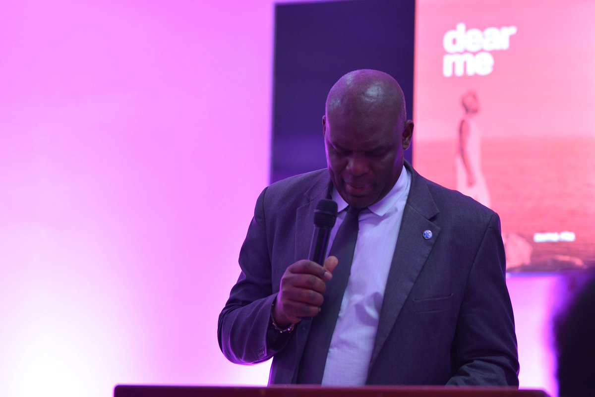 nze_eve's tweet photo. @auma_rita @Omulungi_Hawt #DearMeBookLaunch https://t.co/axnT7xQkL9