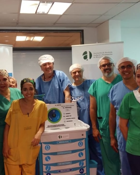 HospitalFV's tweet photo. 🏥 Nueva aparatología

Agradecemos a la  Asociación de Anestesiologia, Analgesia y rehabilitación de Buenos Aires (AAARBA) por la donación de un carro de Vía Area dificultosa equipado de última tecnología, que incluye además un videolaringoscopio con fibra óptica como novedad. https://t.co/6OCaFPyWKv