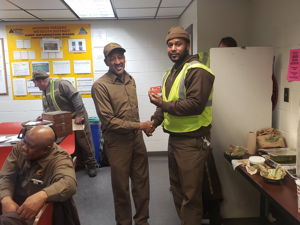 jbhardawayups's tweet photo. Great Safety Meeting with the Jackson Feeder Team.....We are focused on finishing PEAK Strong!!!!!  The group is focused on Sideswipes....."Driving for our Families ". https://t.co/KfzfQUp1aK