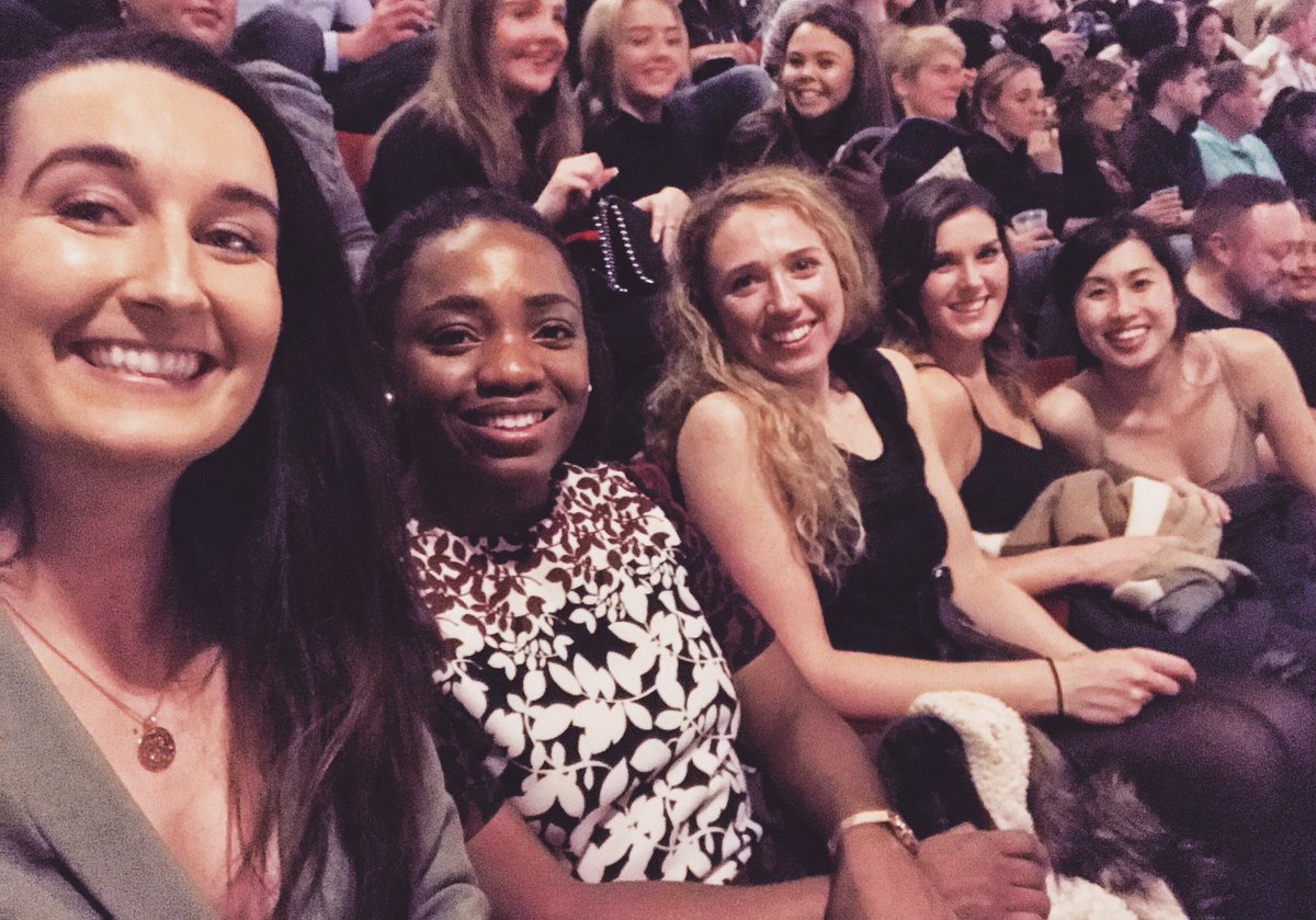 Sian_Dobbs's tweet image. ENT girls take on @TheBodyguardUK 👸🎄✨ #happyadvENT