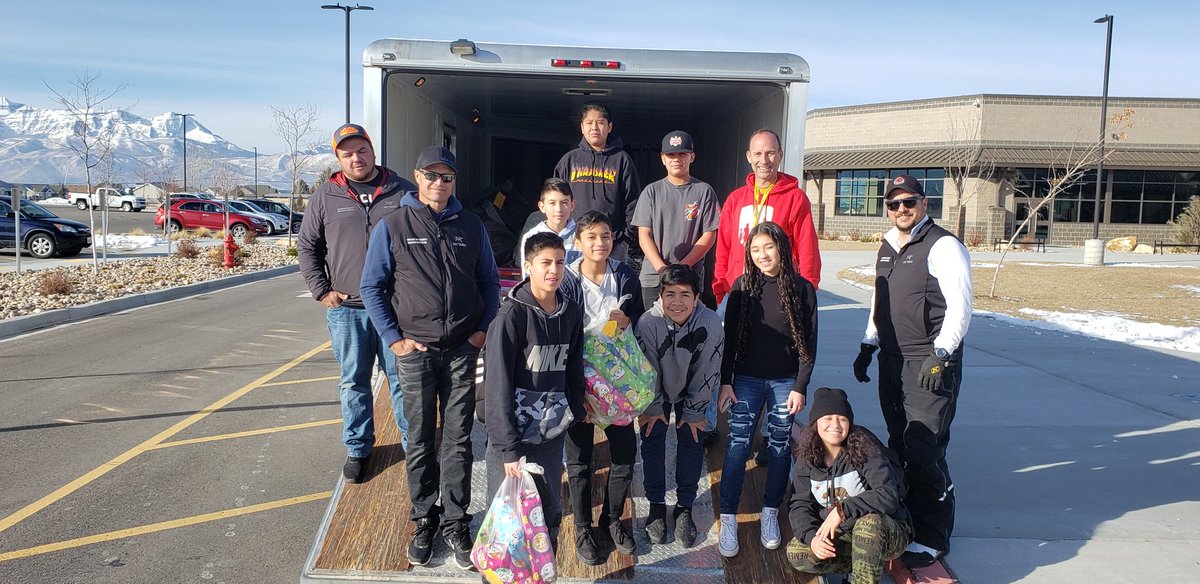 dmcnaughtan1's tweet image. TMS Latinos in Action spearhead the sub for santa for our school with wasatch search and rescue. 9 families 26 children thank you TMS parents, students and teachers. We are proud to serve in the community.