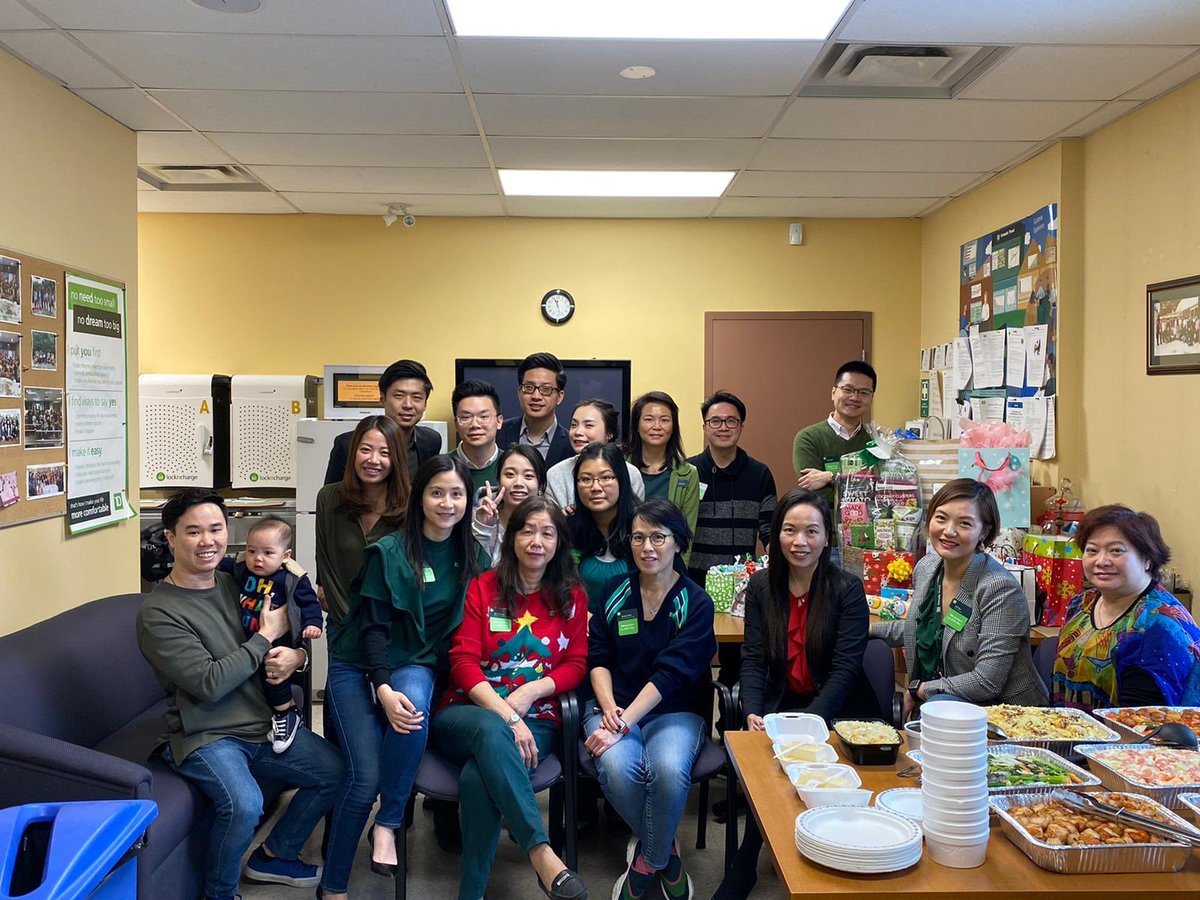 ZouJill's tweet photo. Thanks to our wonderful one TD partner Nancy and Aaron! What a great meal and treats for everyone! 🥳🎄🎅 who’s hungry now ?! 😉 @vukan_petrovic @scott_belton https://t.co/llaBGrKrPr