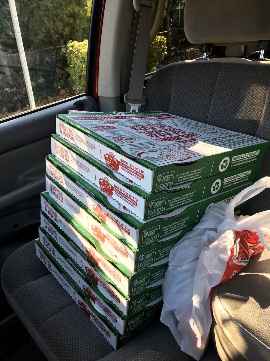 ABNSupplyGuy's tweet photo. Iโd like to thank the employees of my local @dominos for hanging up on me twice because my elementary school pizza party order was too complicated. @PapaJohns matched the deal! #winning #donewithdominos #pepperoniandcheese https://t.co/kTf3bL573i