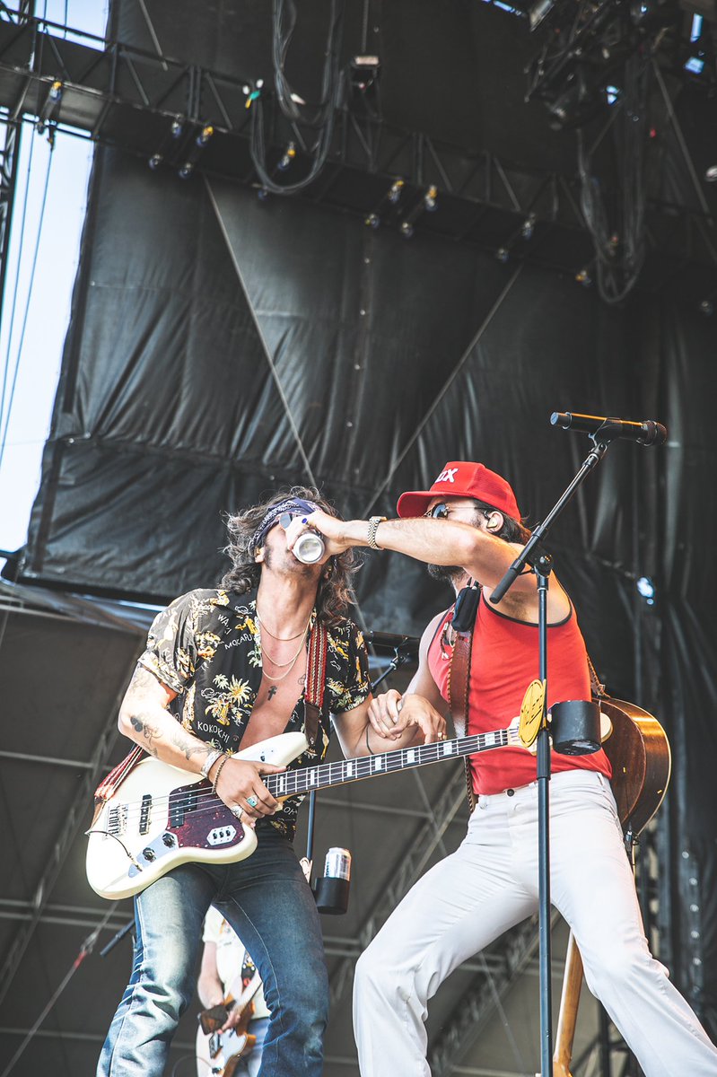 MidlandOfficial's tweet photo. Happy Friday y’all. Take care of eachother out there 🐊🐊🐊 https://t.co/2GzVP6XWjp