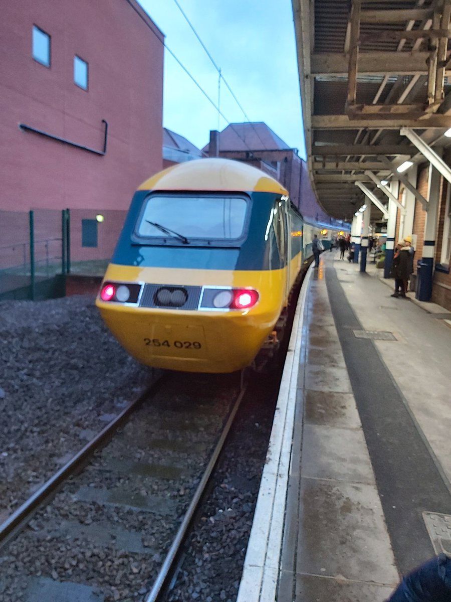 Goodbye wonderful Engines #LetsGoRoundAgain #LNER #HSTFarewell