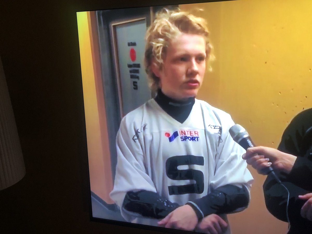 Kom igen nu <a href="/AlbinAirisniemi/">Albin Airisniemi</a> #svbandy