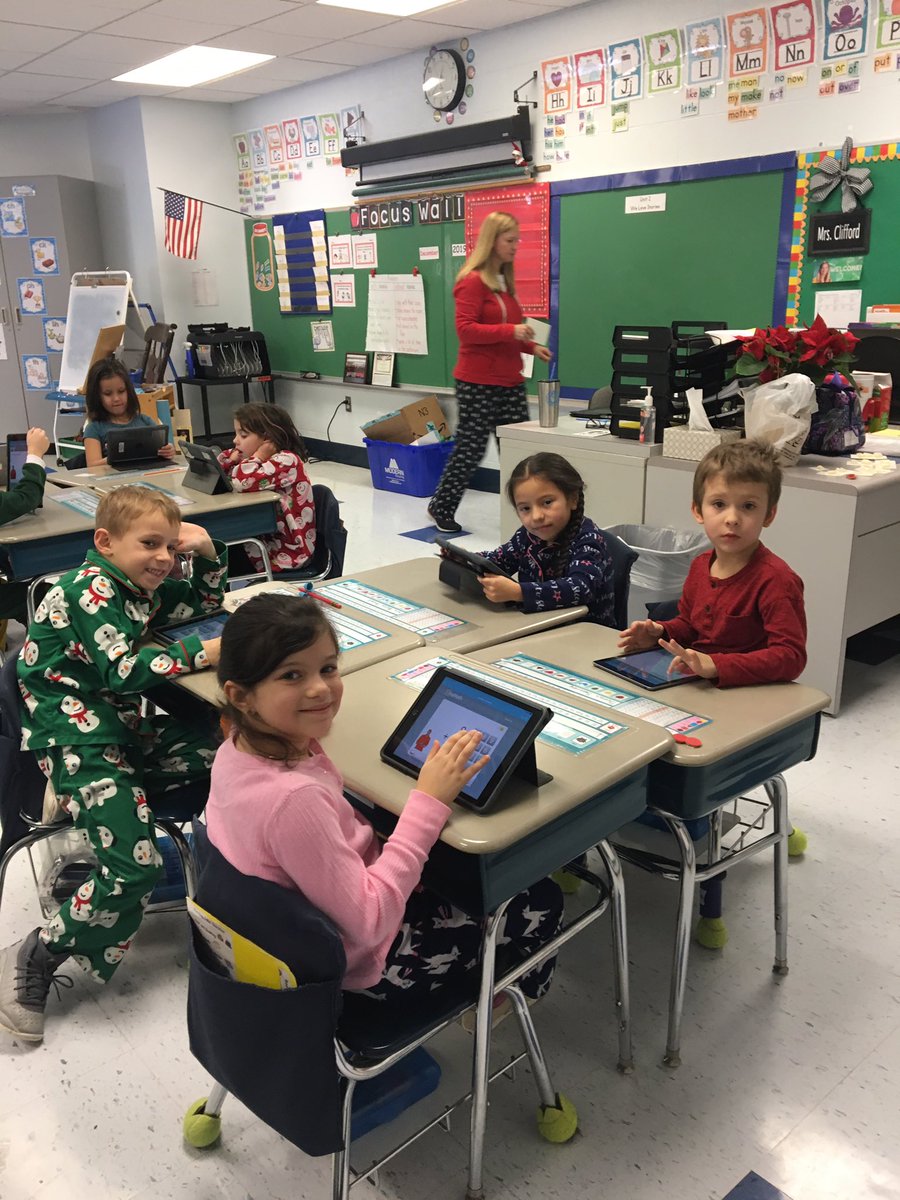 MrsBergerson's tweet photo. Working on XtraMath wearing our pajamas! #Blasdellbees https://t.co/qkghR6nWz0