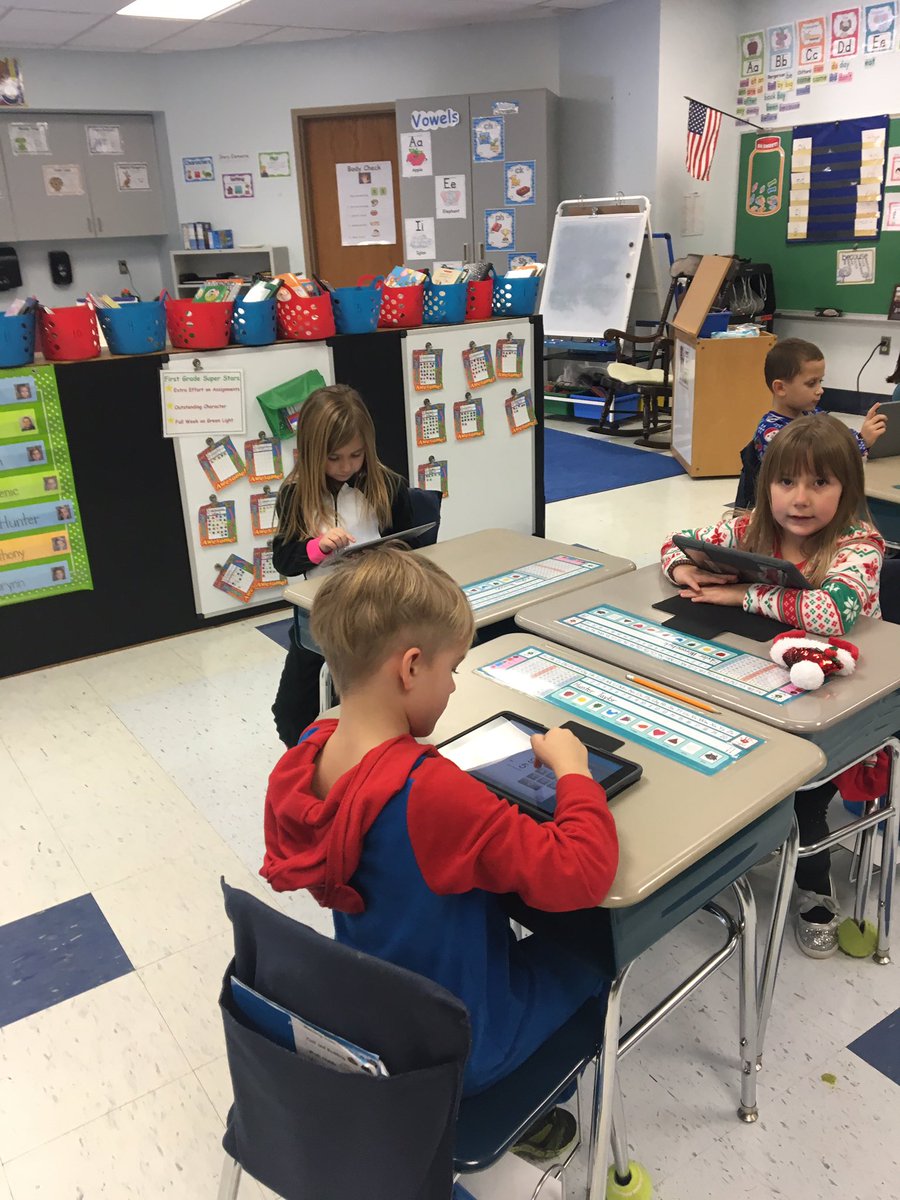 MrsBergerson's tweet photo. Working on XtraMath wearing our pajamas! #Blasdellbees https://t.co/qkghR6nWz0