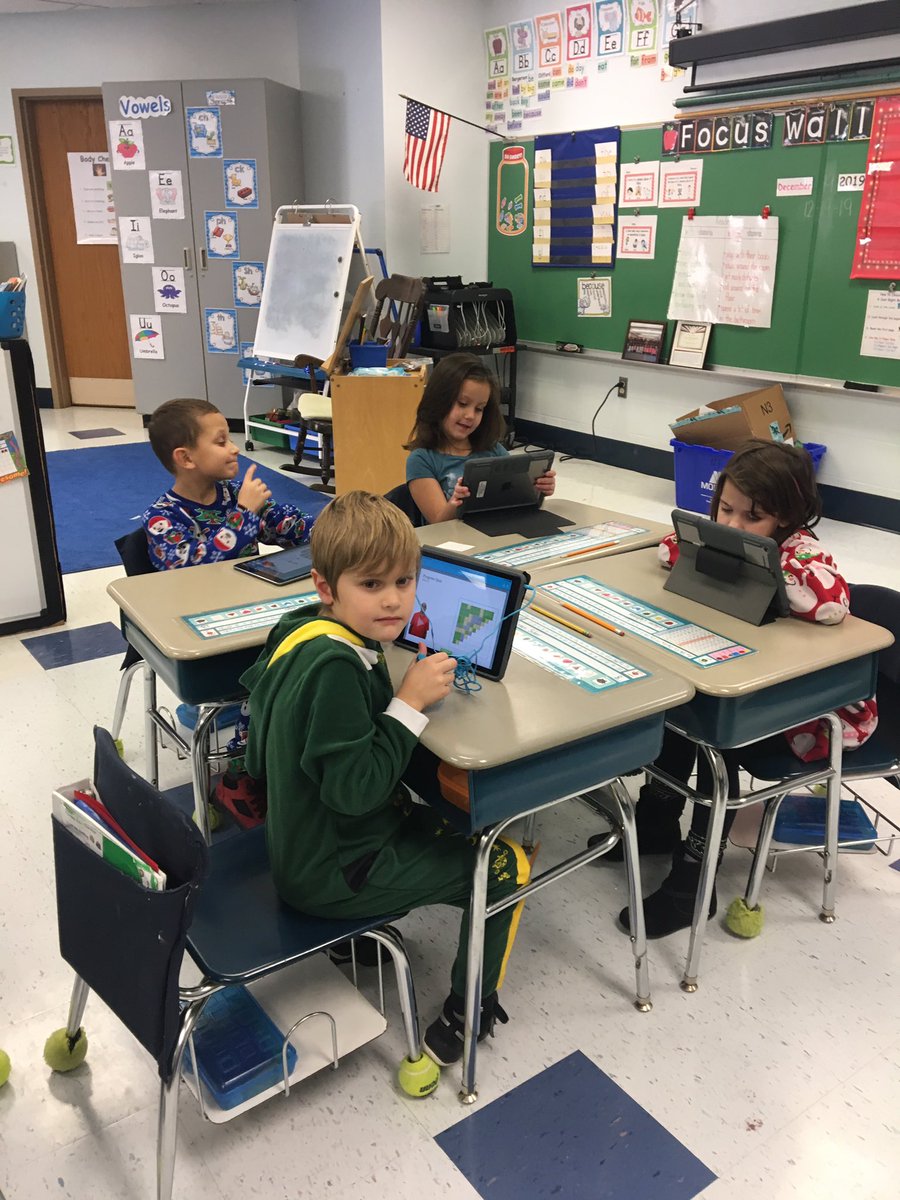 MrsBergerson's tweet photo. Working on XtraMath wearing our pajamas! #Blasdellbees https://t.co/qkghR6nWz0