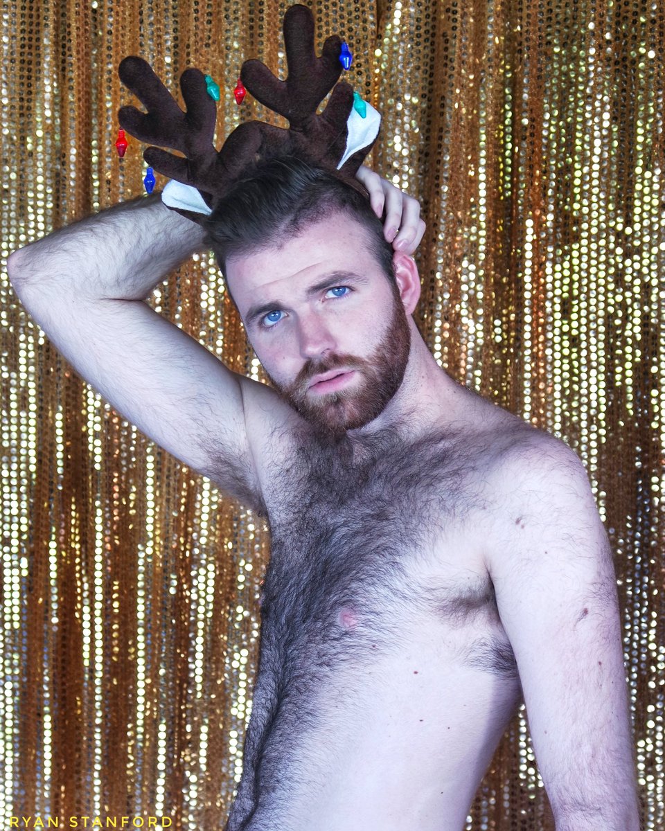 artofbeingqueer's tweet photo. Tonight’s fabulous queer artist feature is @ryanstanfordphotography with @scott.frenzel and @hard_nach_life wearing @gogoamy for Hannukah and Christmas.
✖️ #guyselfie #teambeard #singlegaylife #scruffyhunk #gayscruff #gayotter #gayotters #holidaycheer #gaychristmas #holigay https://t.co/xZVXbaNUj7