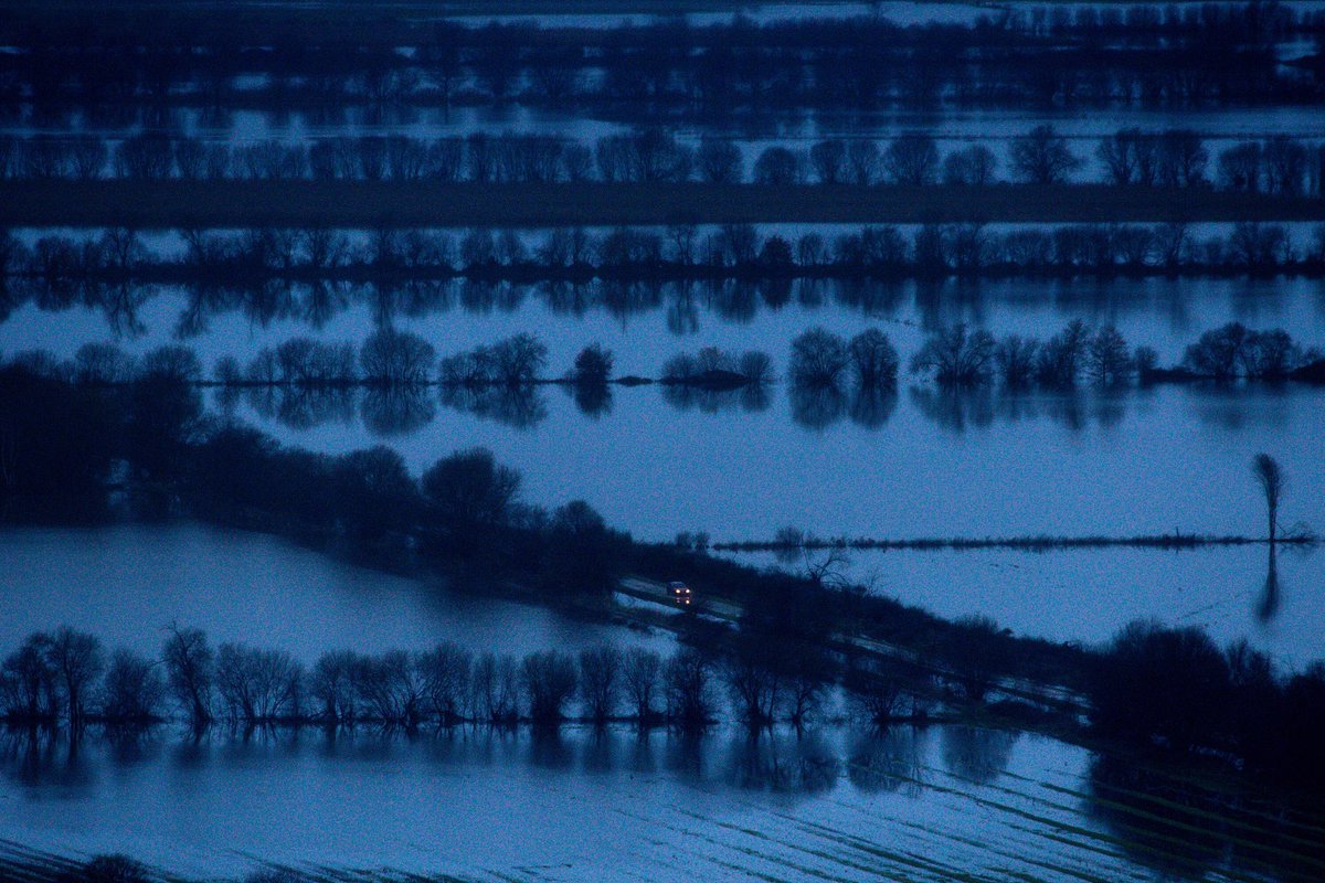 brais_lorenzo's tweet photo. Inundacións na Limia.
#BorrascaElsa 
@brais_lorenzo https://t.co/P0wdOi2YBe