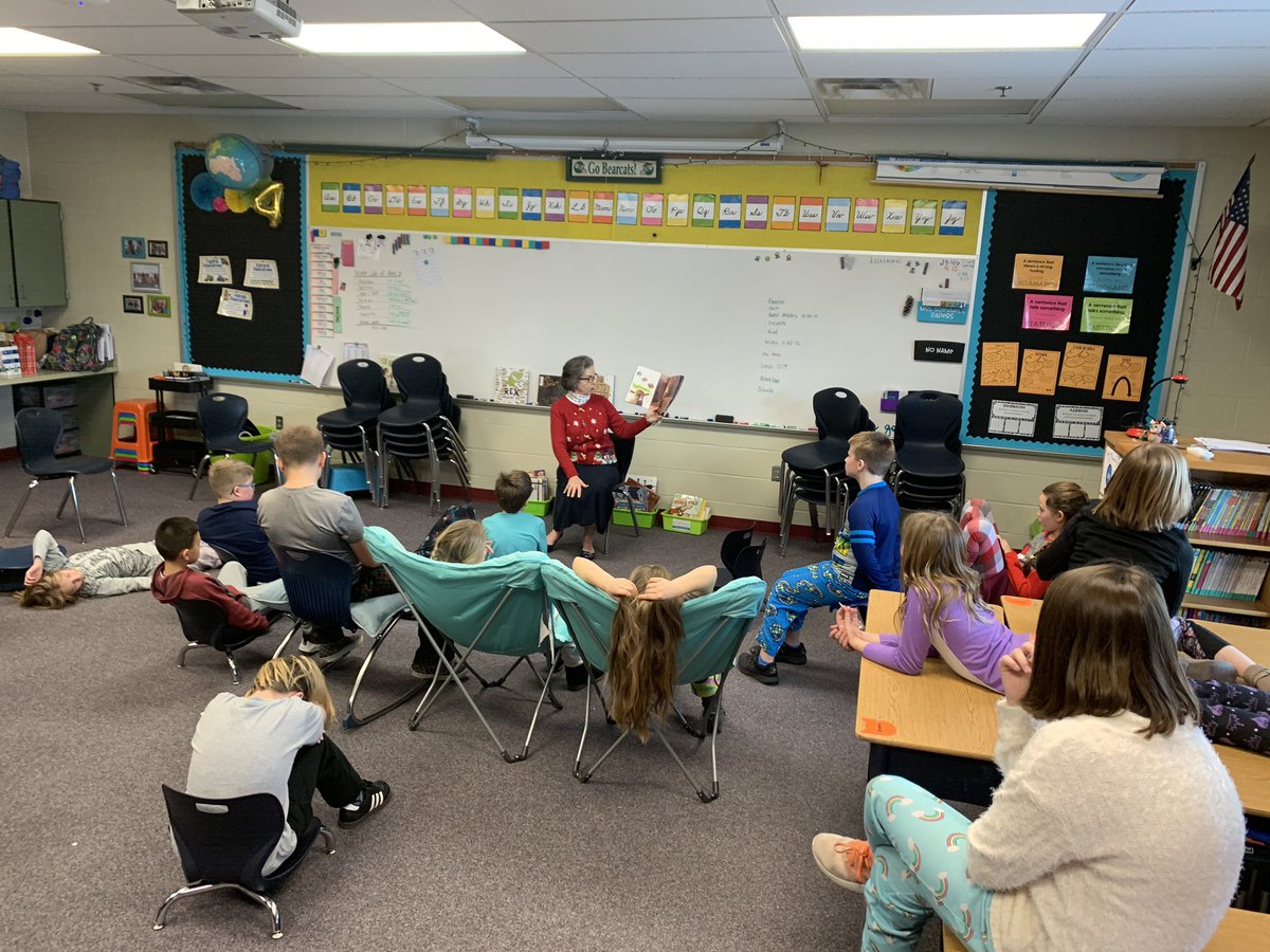 schemmeltweets's tweet photo. We were so fortunate to have TWO guest readers this morning, a former LS librarian and a volunteer. We are so grateful! #Jolabokaflod #lsreads #lssharks https://t.co/XD7qSaV6Y9