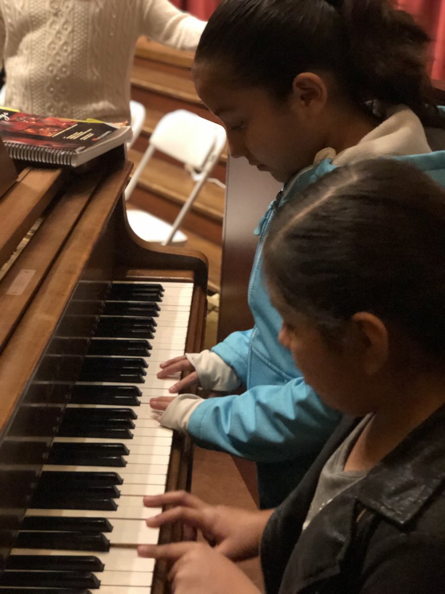 Normandie Ave. (Part 1) students do it all.  Electric guitar, acoustic guitar, xylophones, ukuleles and singers...everything but the kitchen sink...in one magnificent performance of "The Lion Sleeps Tonight"  Oh did I mention it was in spanish too. 
<a href="/lausd_ldc/">LD Central-ARCHIVE</a>