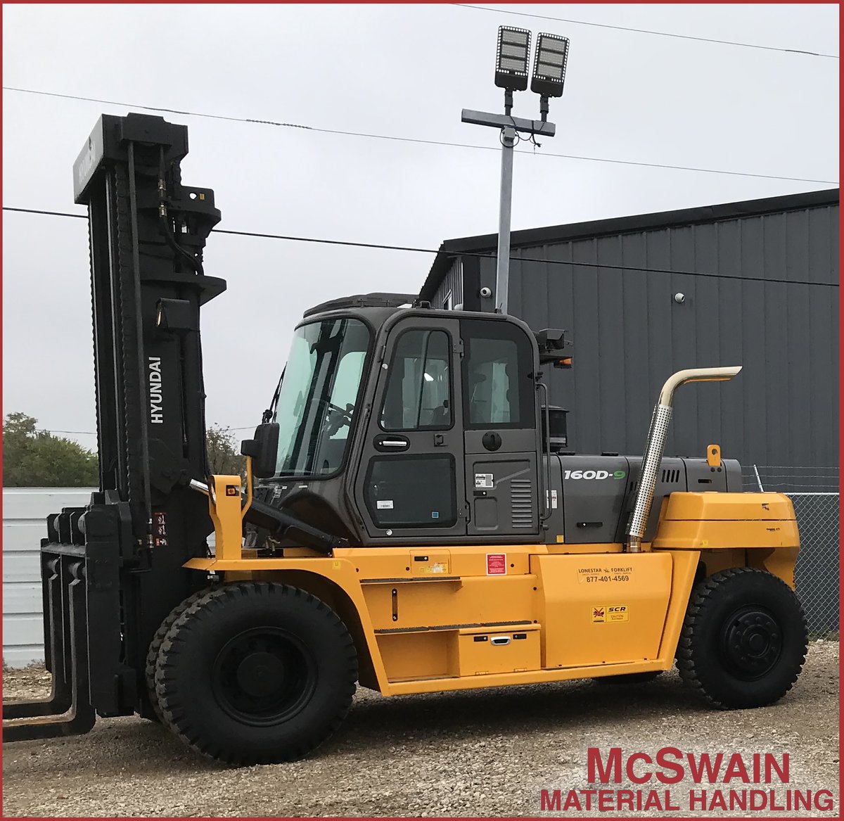 McSwainMatHan's tweet photo. We delivered this brand-new 36,000 lb. capacity #Hyundailift 160D-9 to another happy customer in Wilmer, TX. The @HyundaiMH 60D-9 is designed for heavy-duty applications to move large, heavy material such as lumber, containers, concrete, and steel products. #forkliftfriday https://t.co/JMhIjmedXK